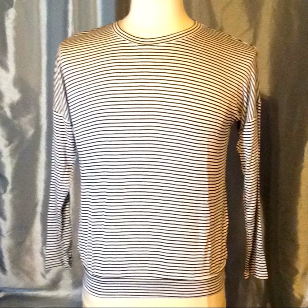Ladies Black & White striped L/S stretchy top, NWT